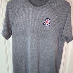 Men’s Lululemon UofA Workout Tee!!