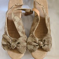 Wedge sandals Guess or Valentino DUPE size 8