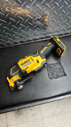 Dewalt DCS354 Atomic 20v Cordless Oscillating Multi Tool