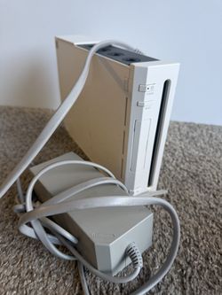 Nintendo Wii Gaming Console ONLY Gamecube Compatible White RVL-001 Works