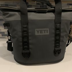 Like New Yeti Cooler 