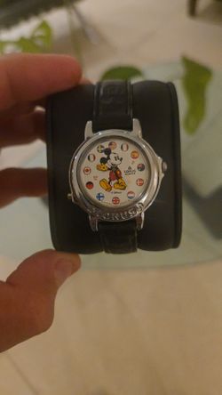 Vintage 1990s Lorus Quartz Disney Mickey Mouse Wristwatch