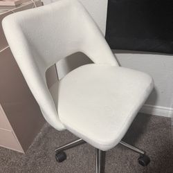 Hello Kitty Vanity Chair 