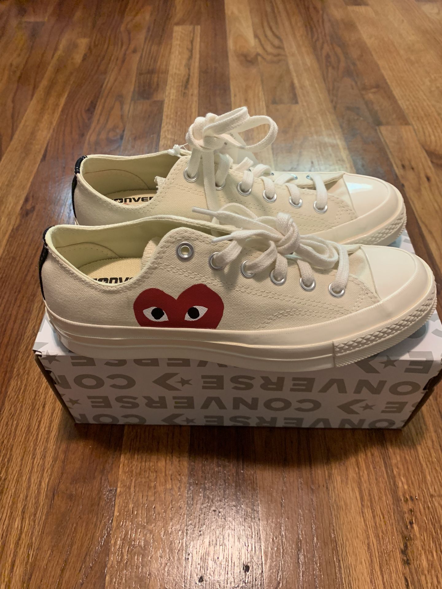 COMME DES GARÇONS PLAY CONVERSE