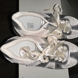 Casual but dressy tennis