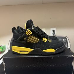 Jordan 4 Thunders