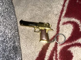 Golden Desert Eagle KEYCHAIN