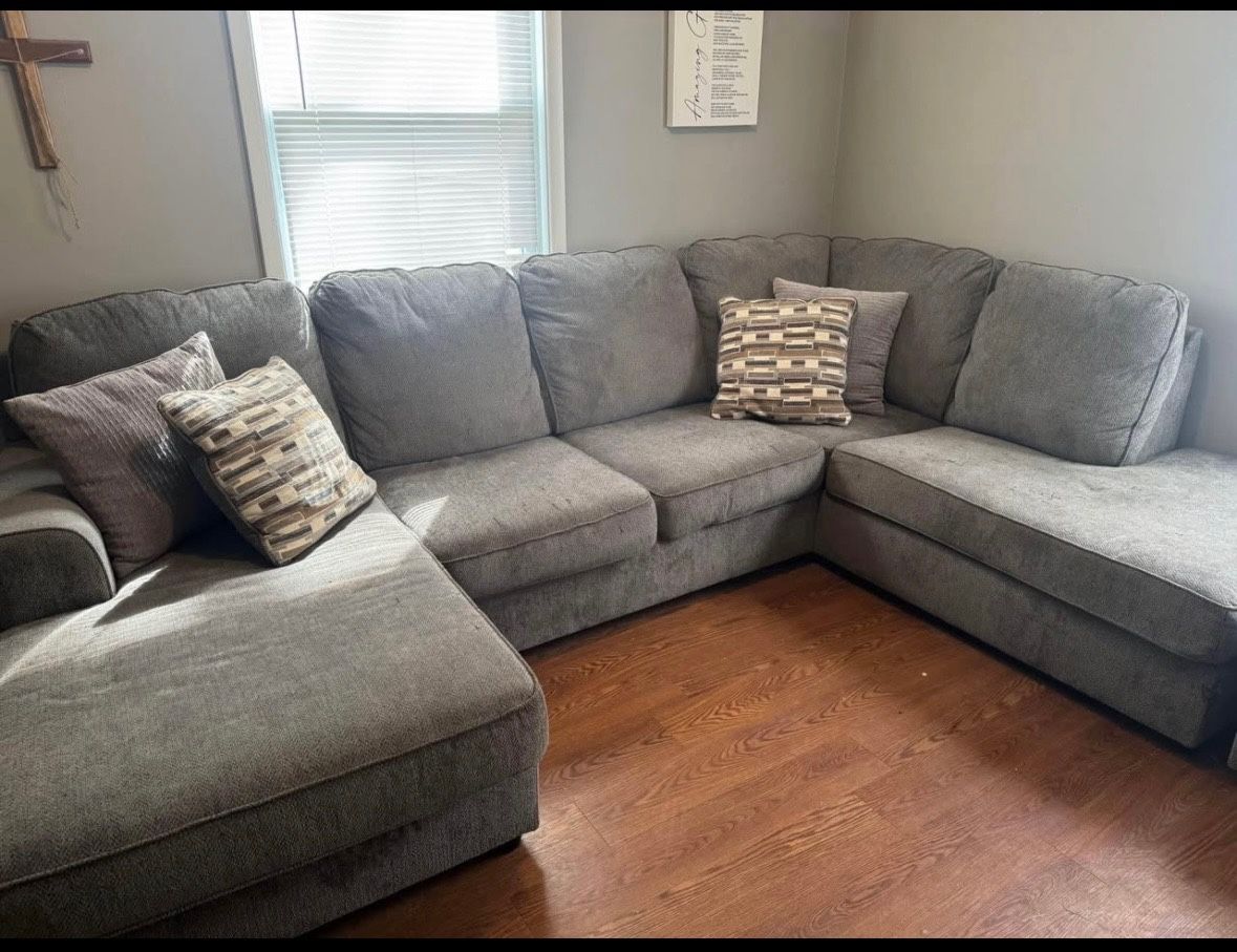 Large Gray Sectional Couch With ottoman