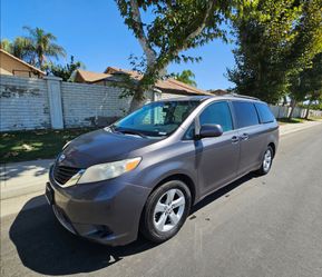 Toyota Sienna 2013