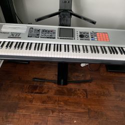 Roland Fathom X8 & Column Stand