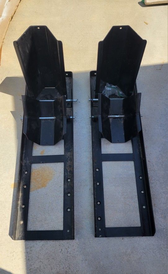 2 Motorcycle Stands/ Wheel Chock
