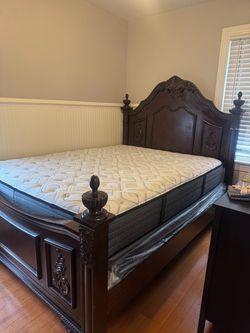 Queen Bed Mattress and Box