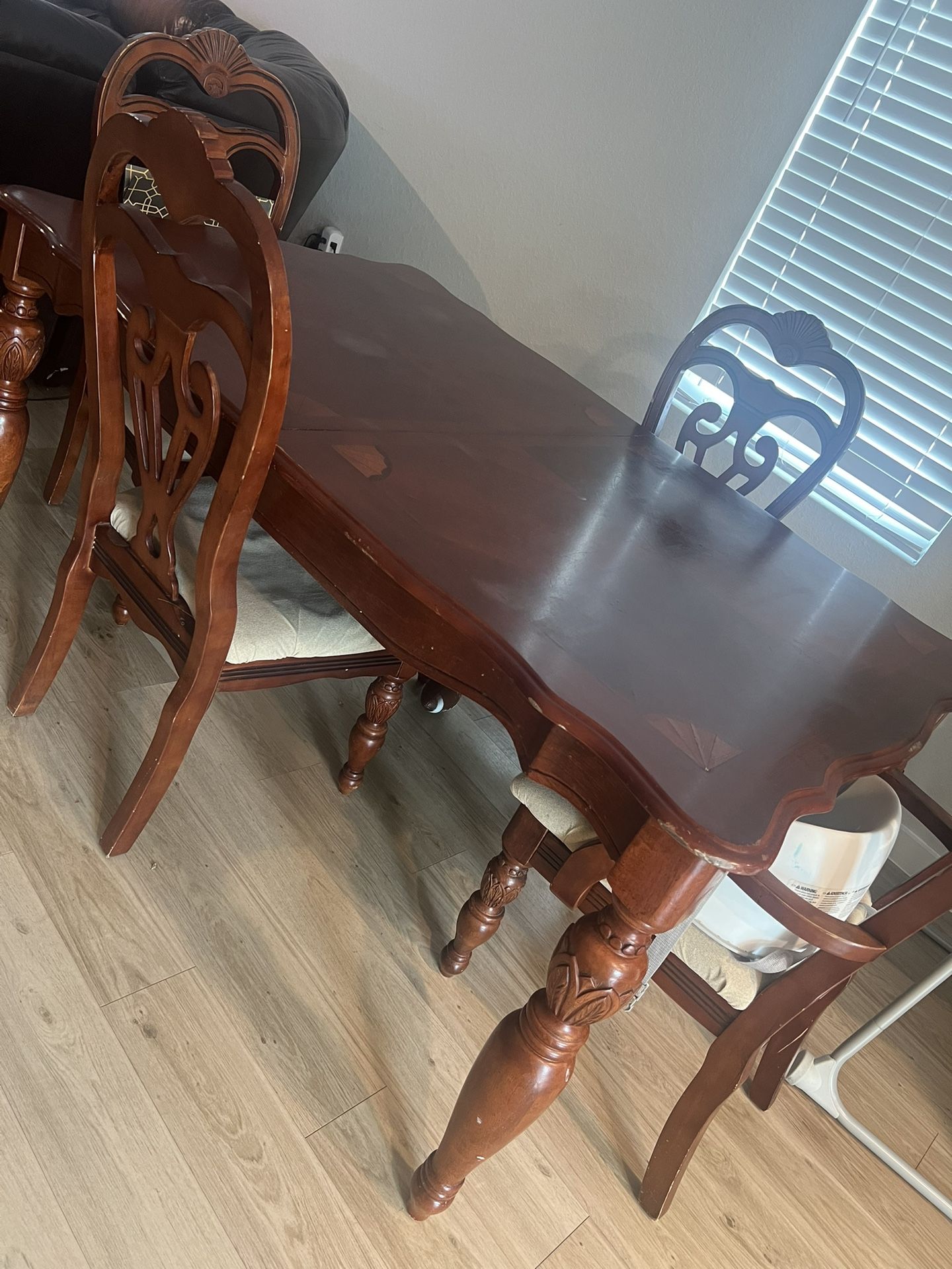 Table & 4 Chairs