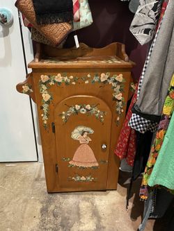 Vintage Hand Painted 1988 Cabinet Early American 