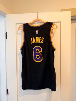 LeBron James Lakers jersey Size M