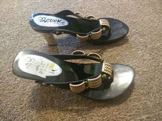 Beautiful shoes size 7
