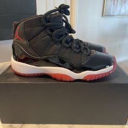 Jordan 11 Retro Bred's  $60 Size 4 boys