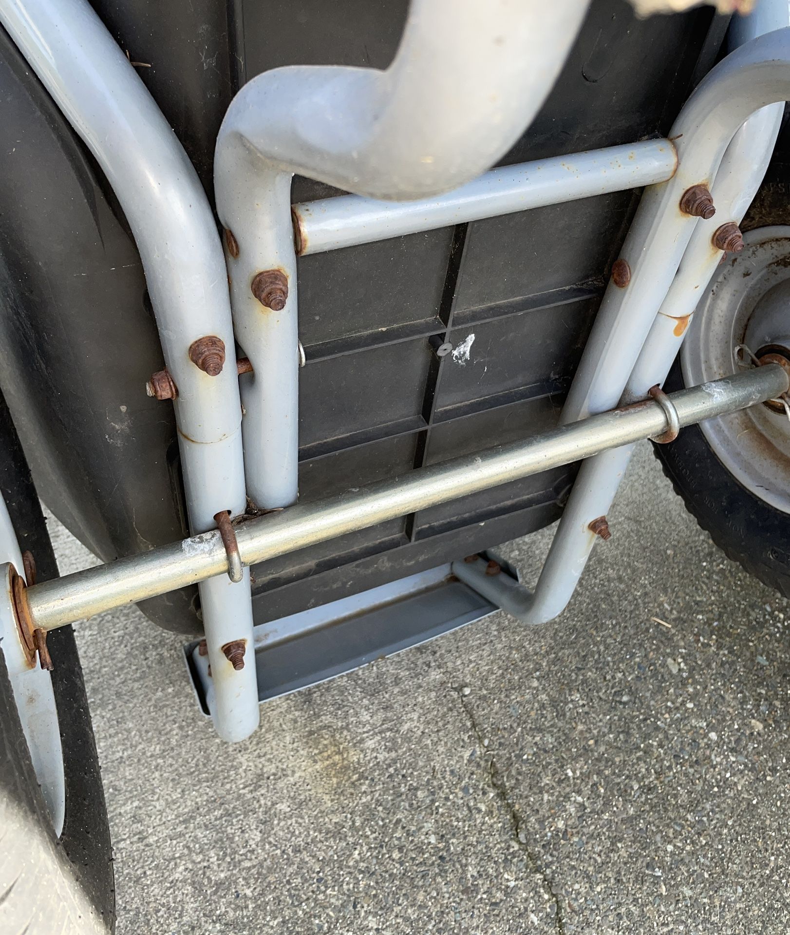 Majik Wheelbarrow Deluxe Heavy Duty Capacity with Double Wheel Chassis