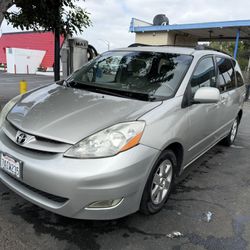 Toyota Sienna 2008