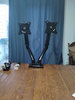 Dual Monitor Mount