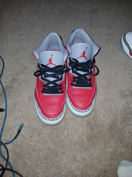 Jordan 3s 9.5