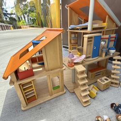 Wooden Doll House With Extras
