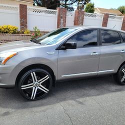 (12) Nissan Rogue, Low Miles, Clean Title, 4 Cylinder Gas Saver, Registered, Smogged, 22"rims, No Issues Or Problems