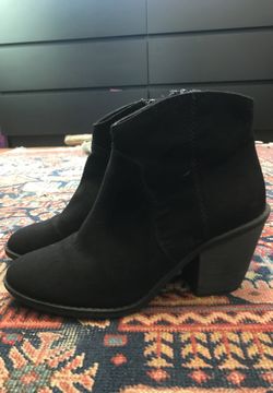 Booties (Black - Size 7)