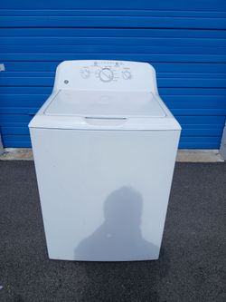 General Electric washer super capacity in good working condition( Se Habla Español