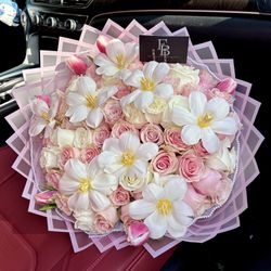 mixed roses flower bouquet