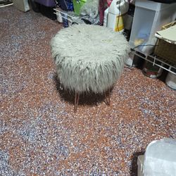 Venta De Ropa Y Sillas