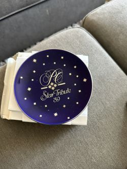 VINTAGE AVON PRESIDENT'S CLUB MEMBERS STAR TRIBUTE 1989 PLATE