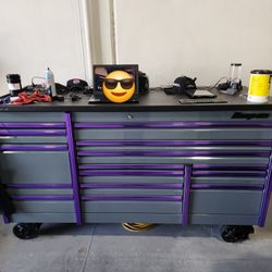84" Triple Bay Snapon Epiq W/ Bedliner Power Top