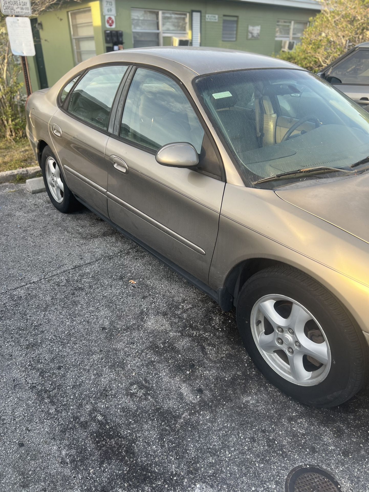 2003 Ford Taurus