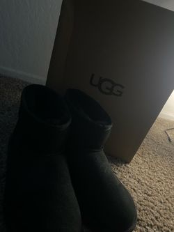 ugg boots, black, 7 in womens
