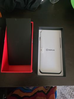 OnePlus 15 - NEW - $800 Firm