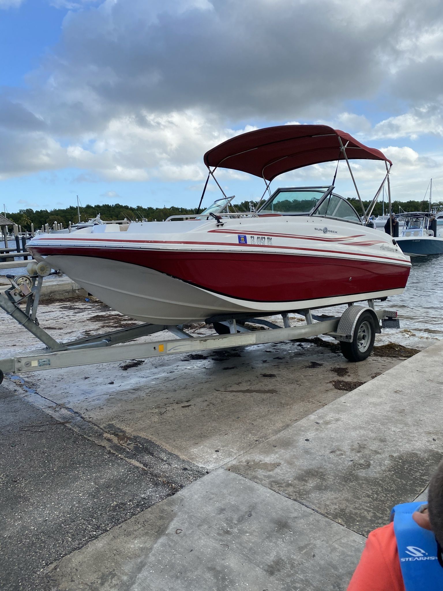 2015 Hurricane Sundeck 187