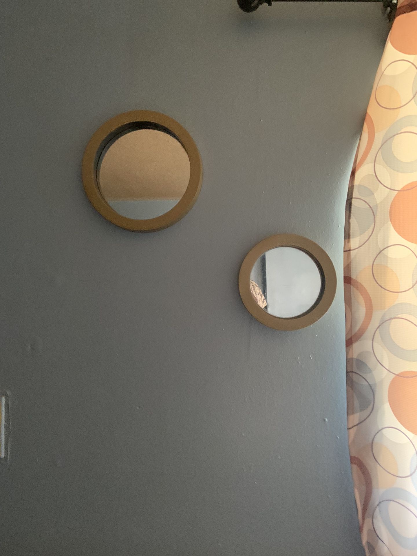 Two Reclining Sofa 4 Mirrors 2lamps 2 End Table One Center Piece Table