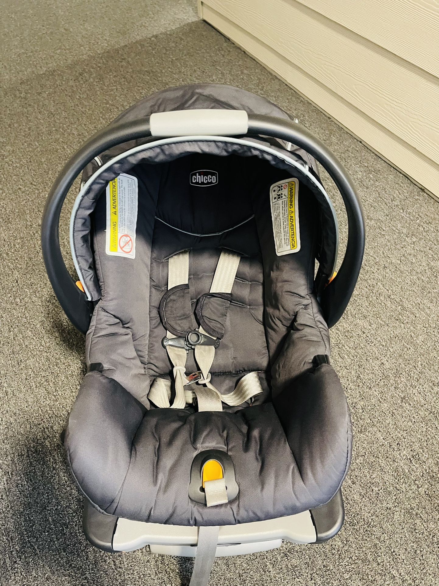 Chicco KeyFit 30 Infant Car Seat & Base, Orion