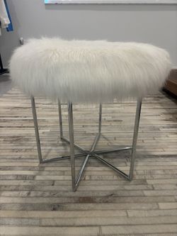 Chair White Fur LIKE NEW