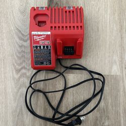 M12 and M18 12-Volt/18-Volt Lithium-Ion Multi-Voltage Battery Charger
