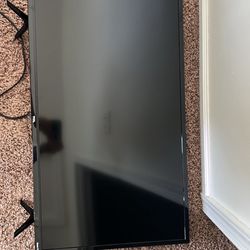 TLC Roku Smart TV 32”