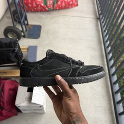 Jordan 1 Travis Scott 