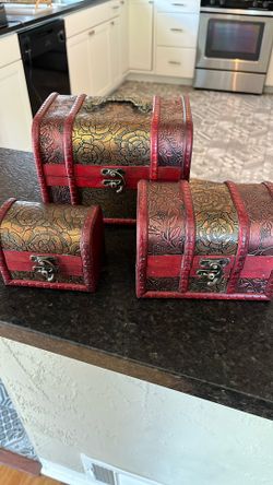 Wooden Treasure Chest Set - 3