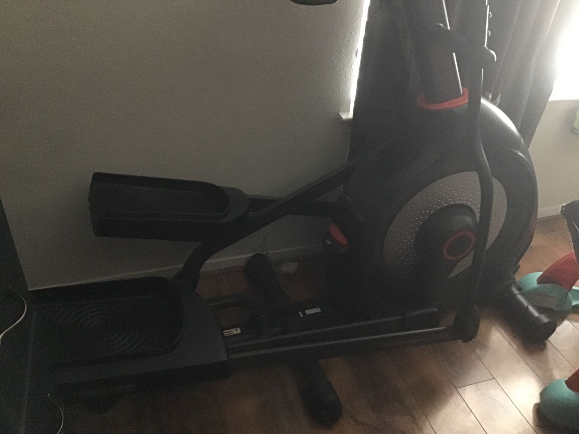 Elliptical machine almost new