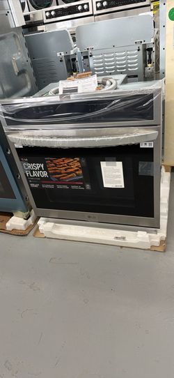 New LG Smart Wall Oven With Convection And Air Fryer