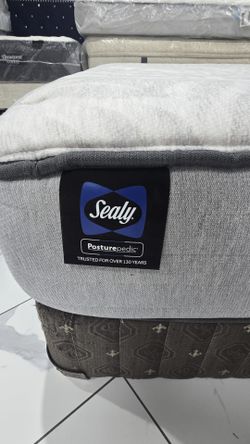 Queen Sizes Mattress And Box Spring sealy