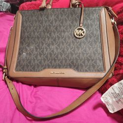 Micheal Kors Purse