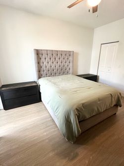 Queen Grey Tuffed Bedroom Set