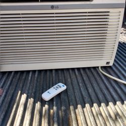 LG 15,000 Btu Window Ac Unit - Works!